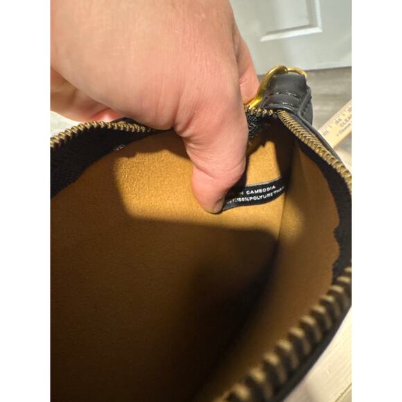 Anne Klein Wristlet Black & Gold - Picture 11 of 11